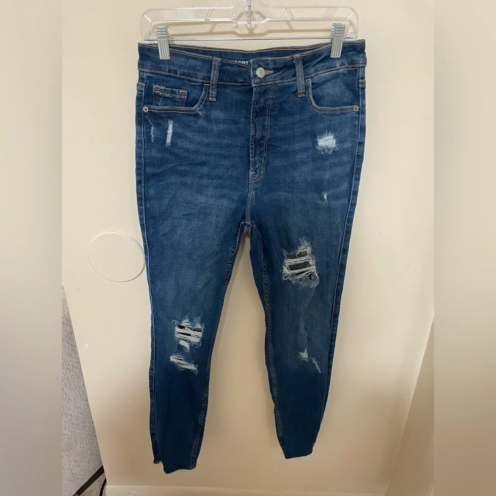 ✨Old Navy Distressed Jeans Super Hi Rise Size 8